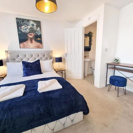 Modern & Spacious 3 Bedrooms And 2 Bathrooms Home, Free Parking! Кембридж Екстер'єр фото