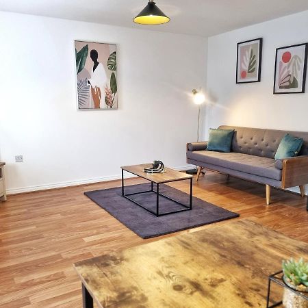 Modern & Spacious 3 Bedrooms And 2 Bathrooms Home, Free Parking! Кембридж Екстер'єр фото