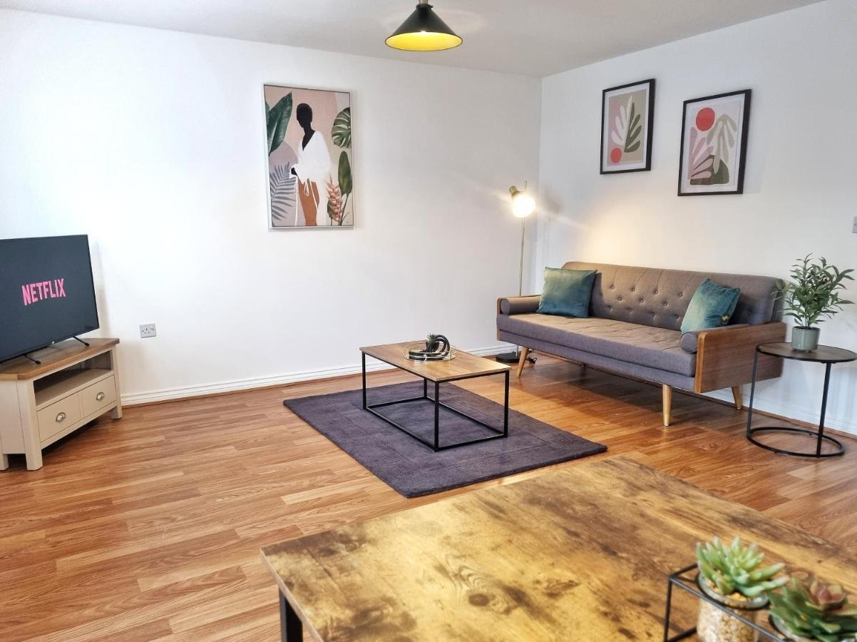 Modern & Spacious 3 Bedrooms And 2 Bathrooms Home, Free Parking! Кембридж Екстер'єр фото