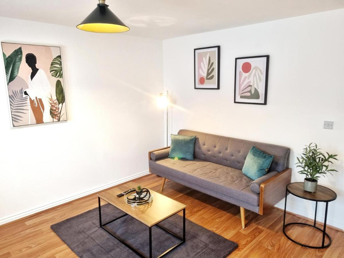 Modern & Spacious 3 Bedrooms And 2 Bathrooms Home, Free Parking! Кембридж Екстер'єр фото