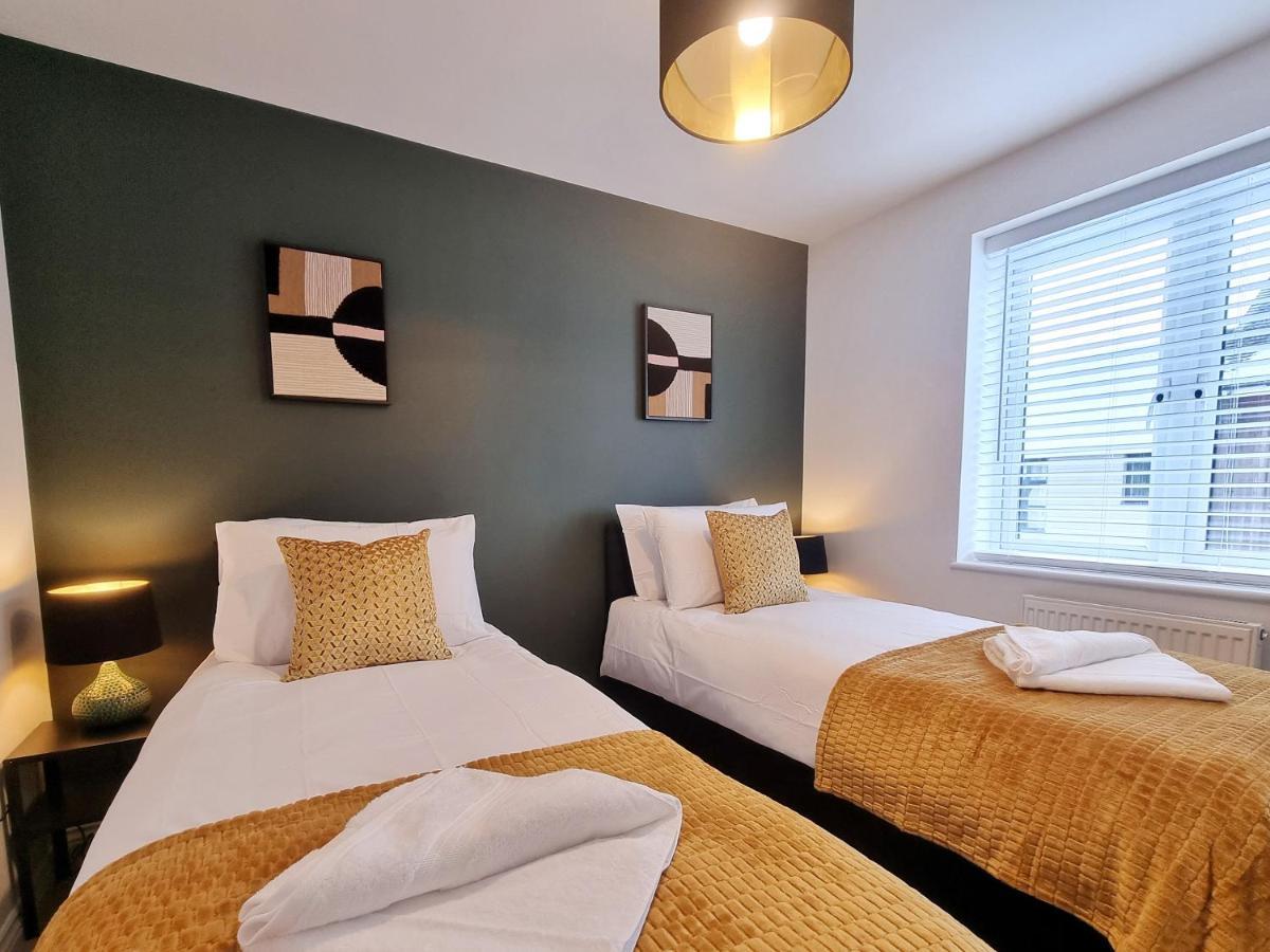 Modern & Spacious 3 Bedrooms And 2 Bathrooms Home, Free Parking! Кембридж Екстер'єр фото