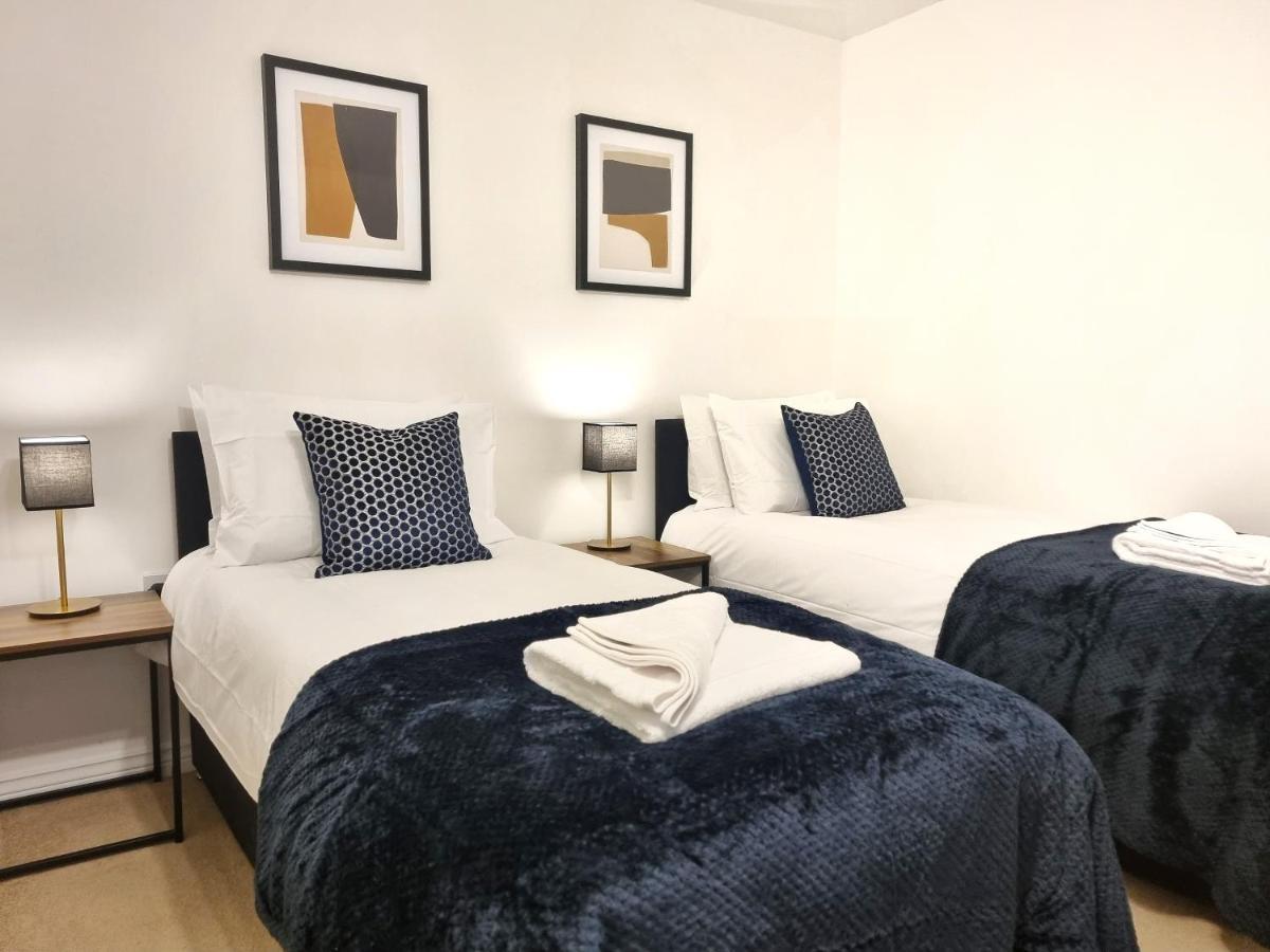 Modern & Spacious 3 Bedrooms And 2 Bathrooms Home, Free Parking! Кембридж Екстер'єр фото