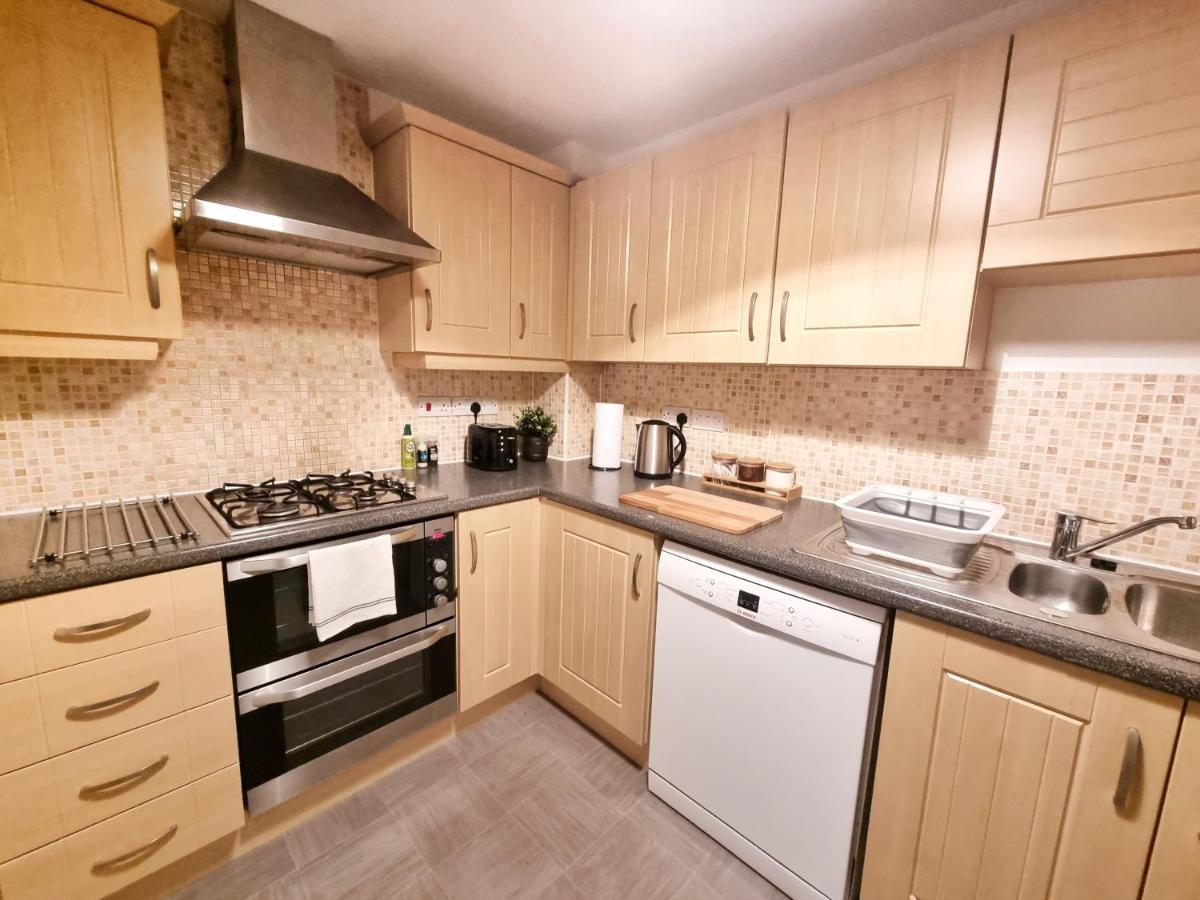 Modern & Spacious 3 Bedrooms And 2 Bathrooms Home, Free Parking! Кембридж Екстер'єр фото